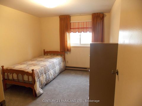 Photo 12 at 42 Antibes Drive, Branson, Toronto