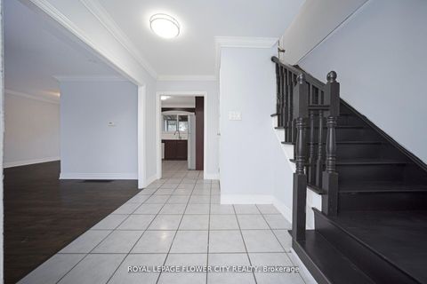 Photo 4 at 60 Lexington Avenue, Clairville, Toronto