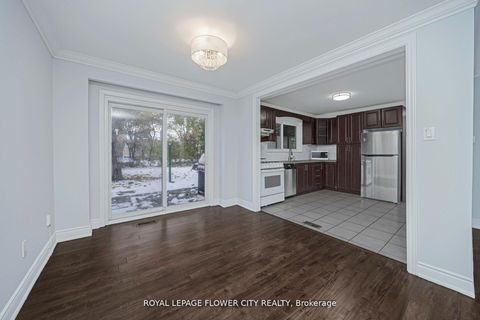 Photo 9 at 60 Lexington Avenue, Clairville, Toronto