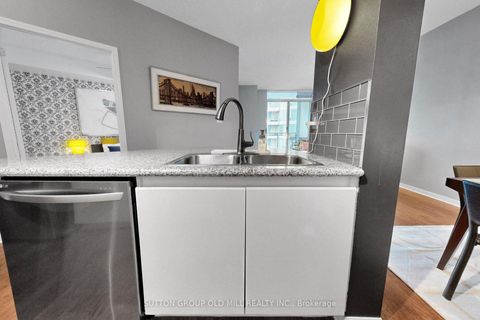 Photo 7 at 1012 - 228 Queens Quay W, Waterfront Communities C1, Toronto