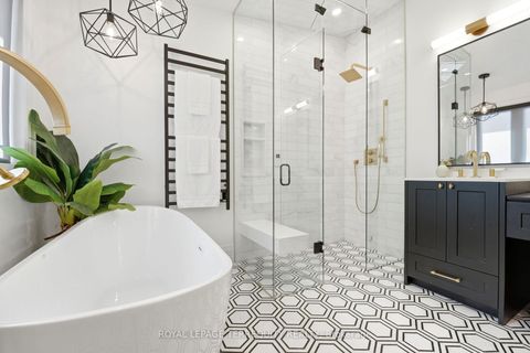 Photo 4 at 100 Admiral Road, Annex, Toronto