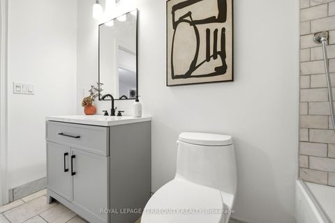 Photo 15 at 100 Admiral Road, Annex, Toronto