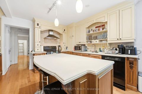 Photo 25 at 100 Admiral Road, Annex, Toronto