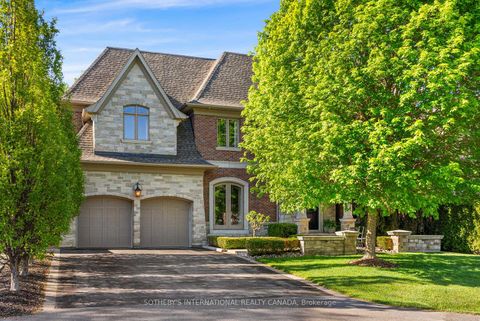Photo 3 at 6 Weller Crescent, Maple, Vaughan