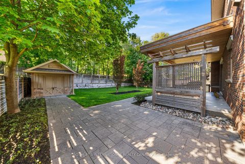 Photo 11 at 6 Weller Crescent, Maple, Vaughan