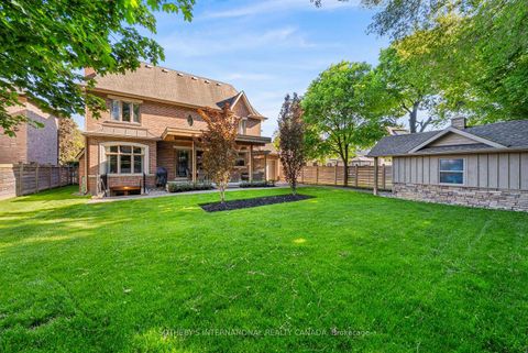 Photo 14 at 6 Weller Crescent, Maple, Vaughan