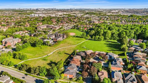 Photo 31 at 6 Weller Crescent, Maple, Vaughan