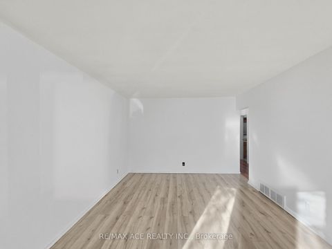 Photo 10 at 1385 Park Road S, Lakeview, Oshawa