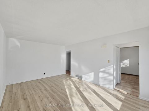 Photo 11 at 1385 Park Road S, Lakeview, Oshawa