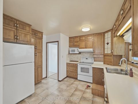 Photo 13 at 1385 Park Road S, Lakeview, Oshawa