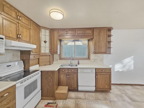 Photo 14 at 1385 Park Road S, Lakeview, Oshawa