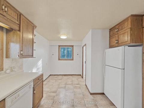 Photo 15 at 1385 Park Road S, Lakeview, Oshawa