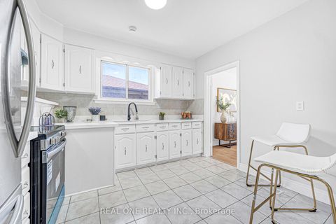 Photo 10 at 1 Gilroy Drive, Dorset Park, Toronto