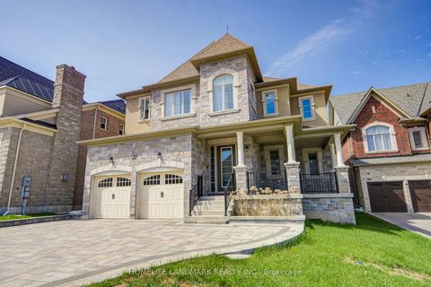Photo 1 at 22 Aspy Court, Patterson, Vaughan