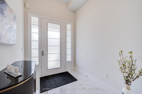Photo 3 at 22 Aspy Court, Patterson, Vaughan