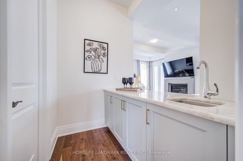 Photo 11 at 22 Aspy Court, Patterson, Vaughan