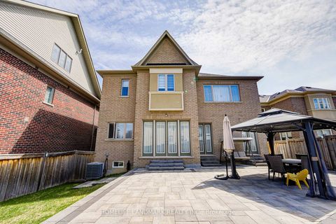 Photo 46 at 22 Aspy Court, Patterson, Vaughan