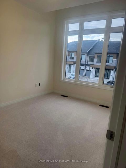Photo 4 at 35 Rumi Court, Patterson, Vaughan