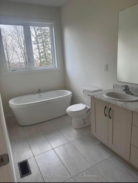 Photo 5 at 35 Rumi Court, Patterson, Vaughan