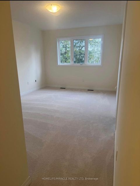 Photo 7 at 35 Rumi Court, Patterson, Vaughan