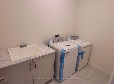Photo 8 at 35 Rumi Court, Patterson, Vaughan