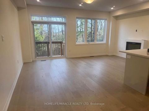 Photo 11 at 35 Rumi Court, Patterson, Vaughan
