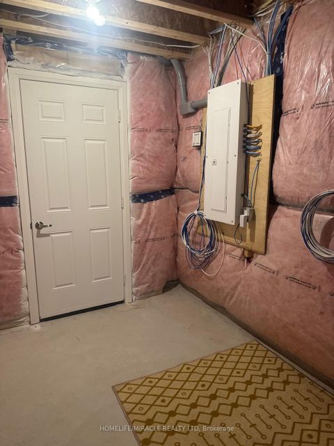 Photo 14 at 35 Rumi Court, Patterson, Vaughan