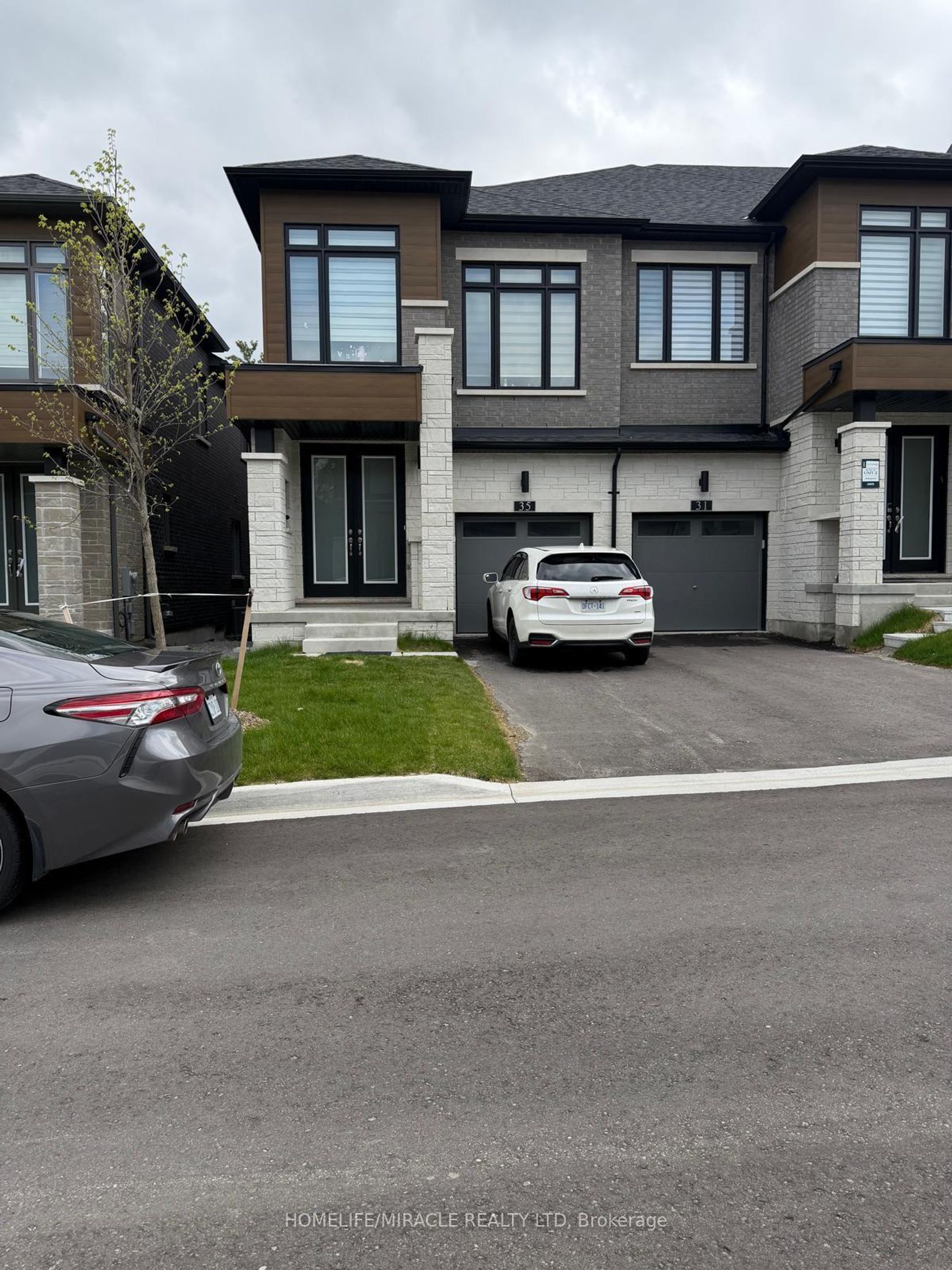 35 Rumi Court, Patterson, Vaughan photo 4