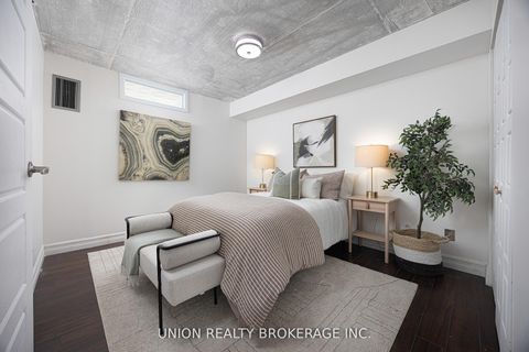 Photo 15 at 208 - 60 Homewood Avenue, South St. James Town, Toronto