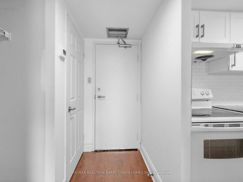 Photo 2 at 303 - 725 King Street W, Niagara, Toronto