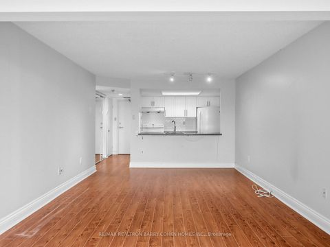 Photo 11 at 303 - 725 King Street W, Niagara, Toronto