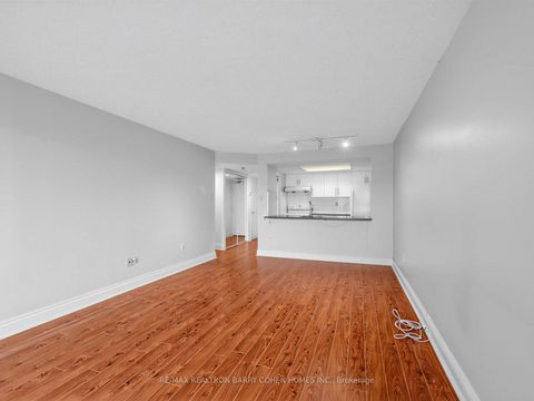 Photo 12 at 303 - 725 King Street W, Niagara, Toronto