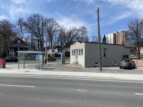 Photo 2 at 104 Danforth Road, Oakridge, Toronto