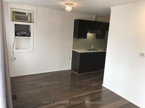Photo 13 at 104 Danforth Road, Oakridge, Toronto