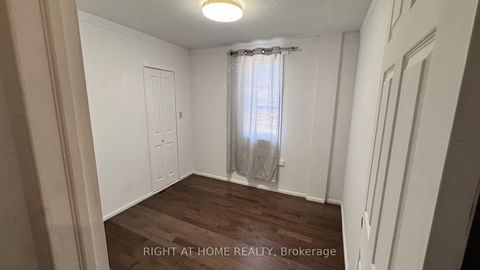 Photo 14 at 104 Danforth Road, Oakridge, Toronto