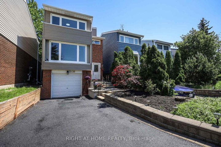 Photo 1 at 2126 Millway Gate, Erin Mills, Mississauga