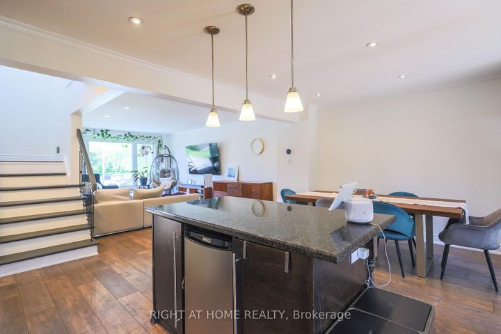 Photo 8 at 2126 Millway Gate, Erin Mills, Mississauga