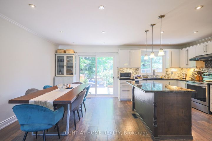 Photo 9 at 2126 Millway Gate, Erin Mills, Mississauga