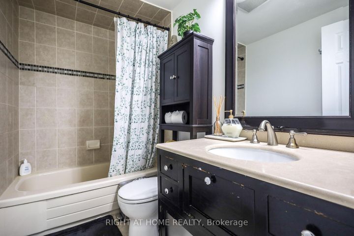 Photo 28 at 2126 Millway Gate, Erin Mills, Mississauga
