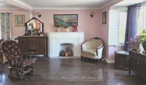 Photo 2 at 115 Lankin Boulevard, East York, Toronto