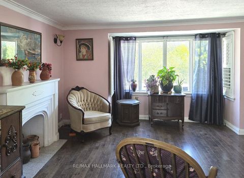 Photo 4 at 115 Lankin Boulevard, East York, Toronto