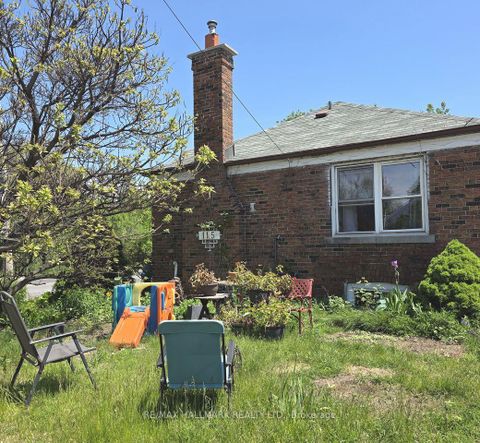 Photo 7 at 115 Lankin Boulevard, East York, Toronto