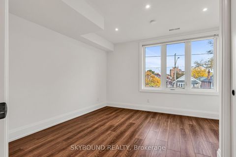 Photo 15 at 323 Mortimer Avenue, East York, Toronto