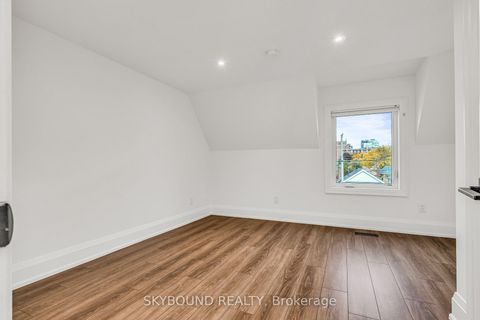 Photo 18 at 323 Mortimer Avenue, East York, Toronto