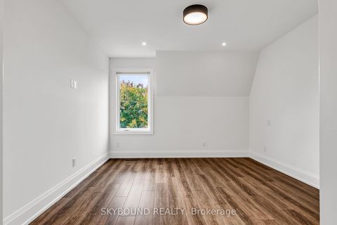 Photo 20 at 323 Mortimer Avenue, East York, Toronto