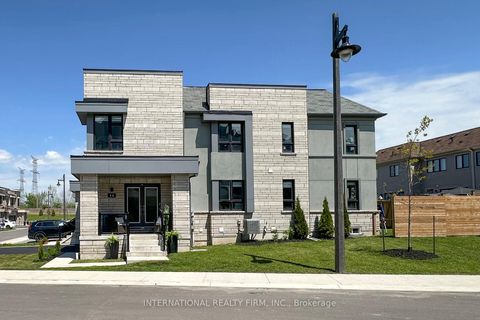 Photo 0 at 33 - 11 Caspian Square, Bowmanville, Clarington