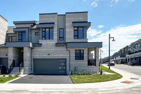 Photo 2 at 33 - 11 Caspian Square, Bowmanville, Clarington