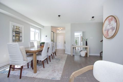 Photo 9 at 33 - 11 Caspian Square, Bowmanville, Clarington