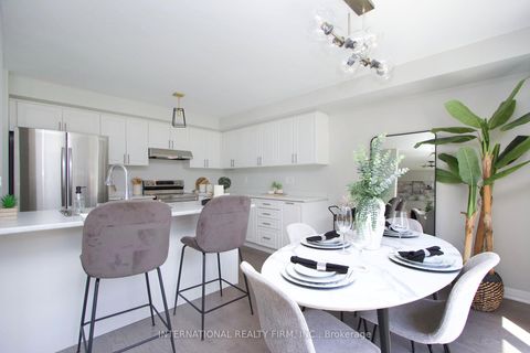 Photo 14 at 33 - 11 Caspian Square, Bowmanville, Clarington