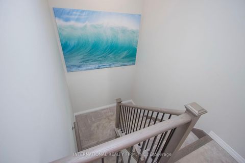 Photo 18 at 33 - 11 Caspian Square, Bowmanville, Clarington